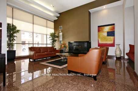 736 Bay St, unit 2106 for rent - image #2