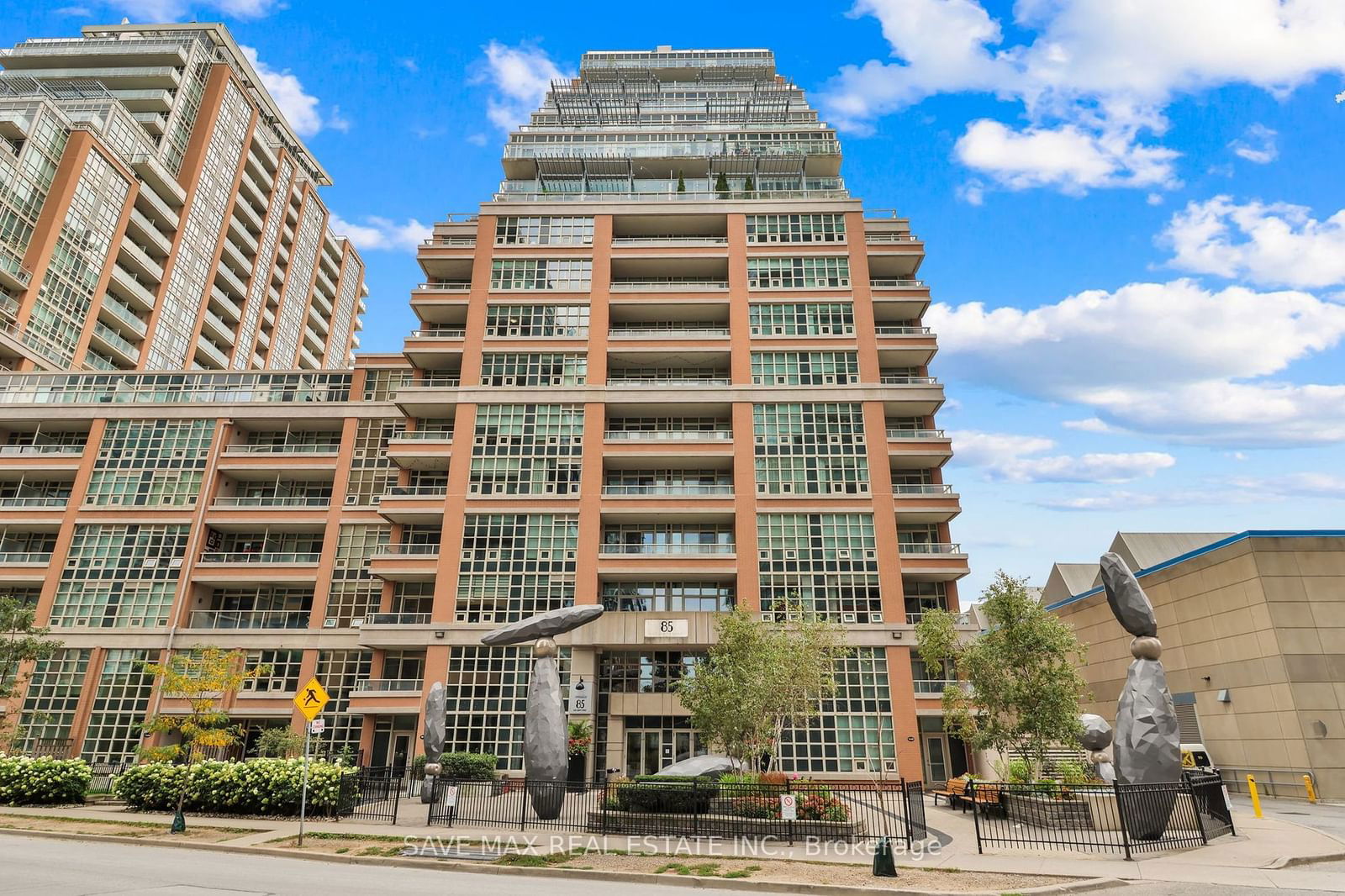 85 EAST LIBERTY St, unit 1921 for rent - image #3