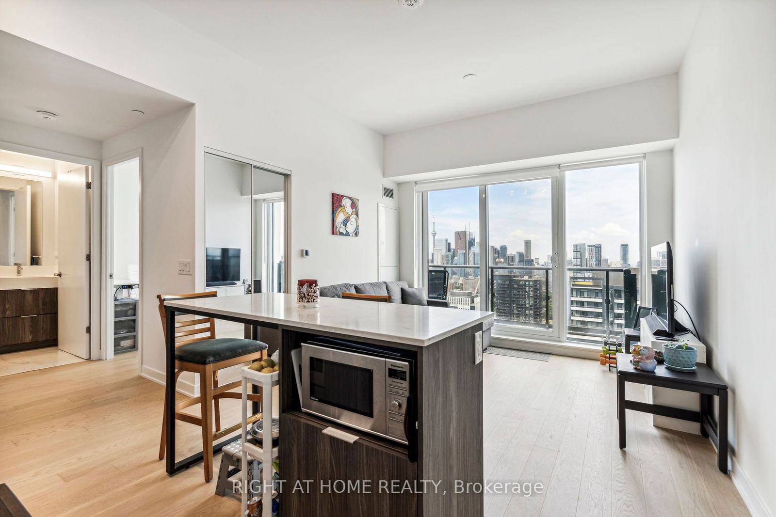 130 River St, unit 3205 for sale