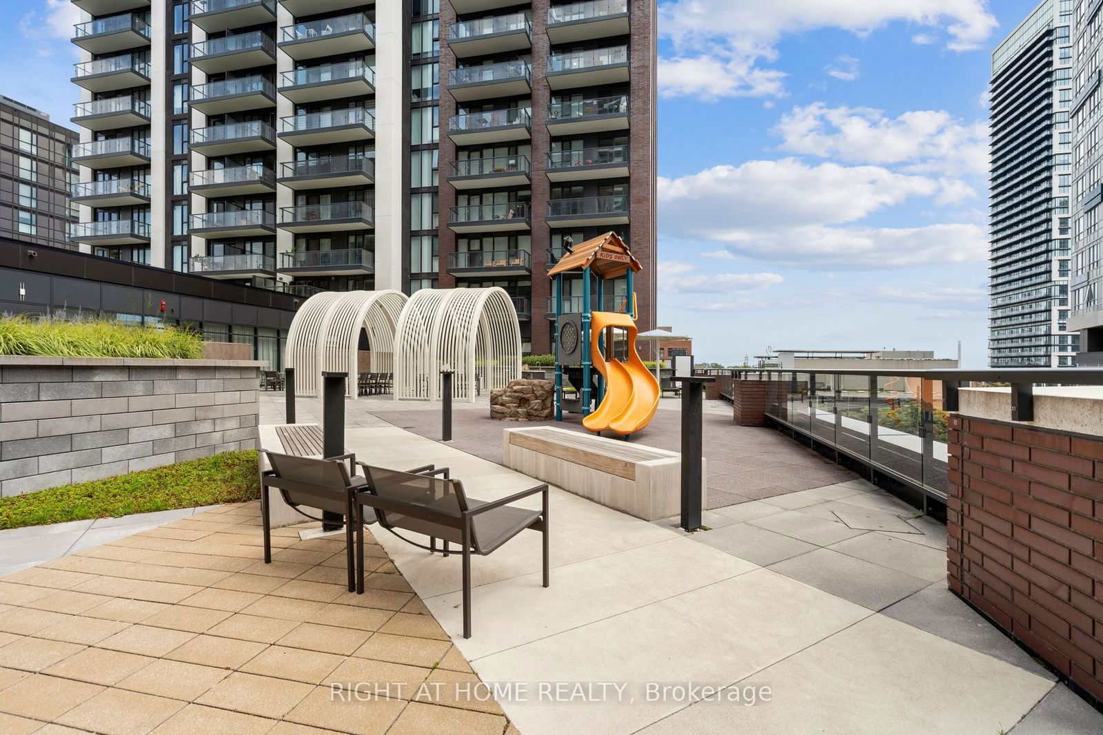 130 River St, unit 3205 for sale - image #37