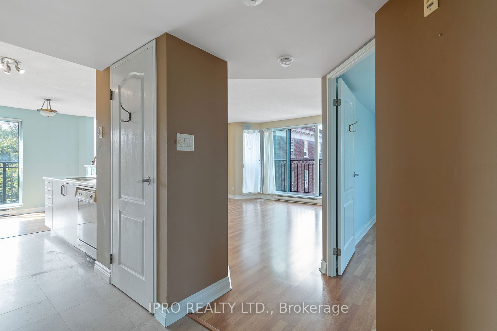 97 Lawton Blvd, unit 604 for rent - image #4