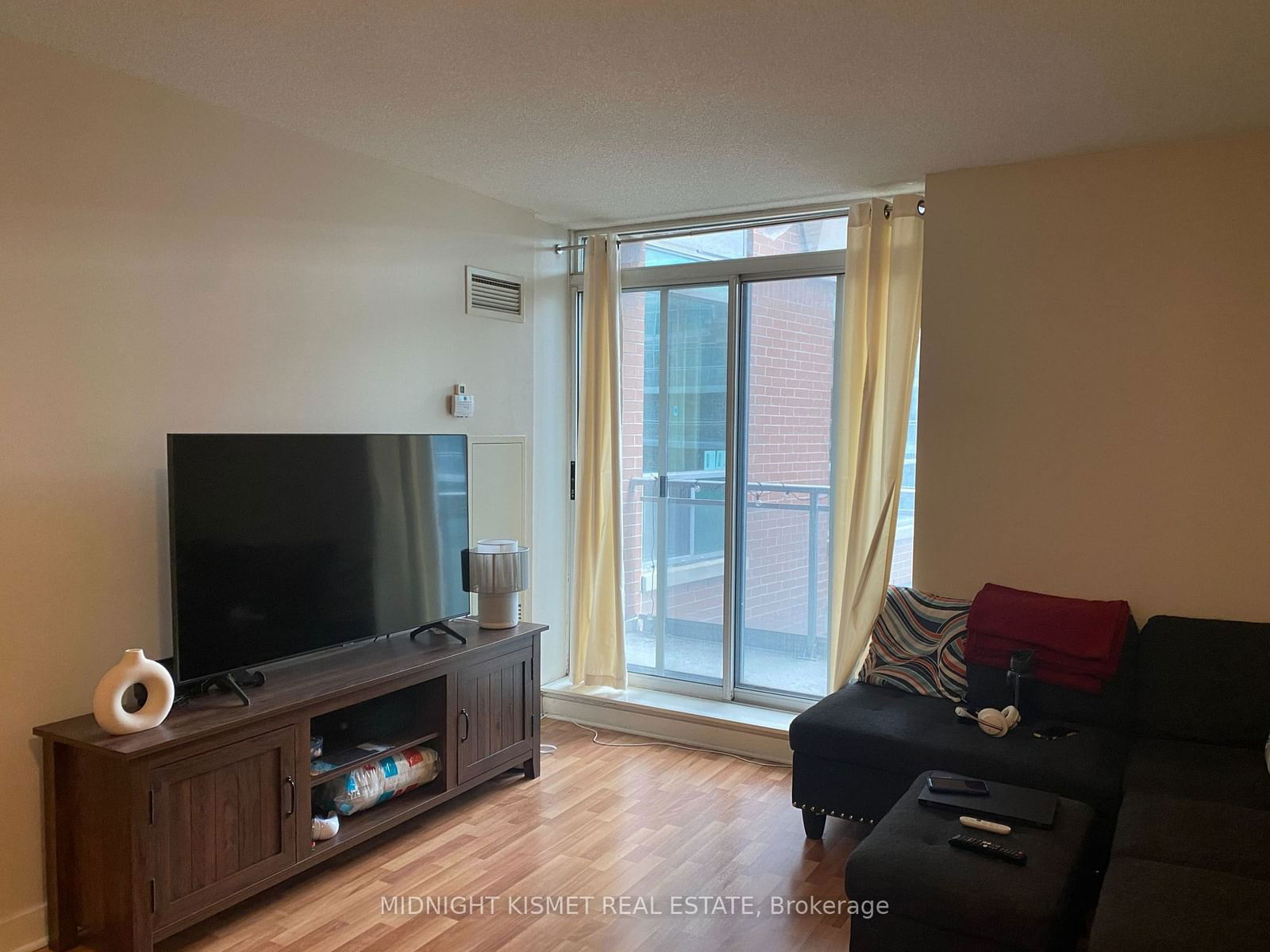 50 Lynn Williams St, unit 419 for rent - image #8