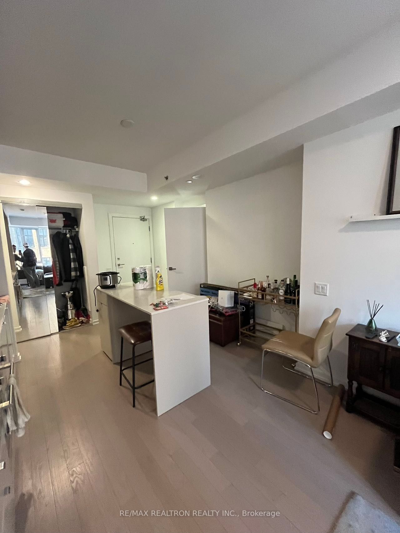 101 Peter St, unit 811 for rent - image #4