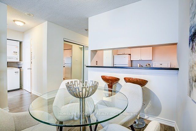 1055 Bay St, unit 2008 for sale - image #5