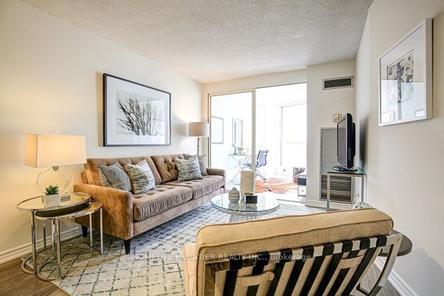 1055 Bay St, unit 2008 for sale - image #8