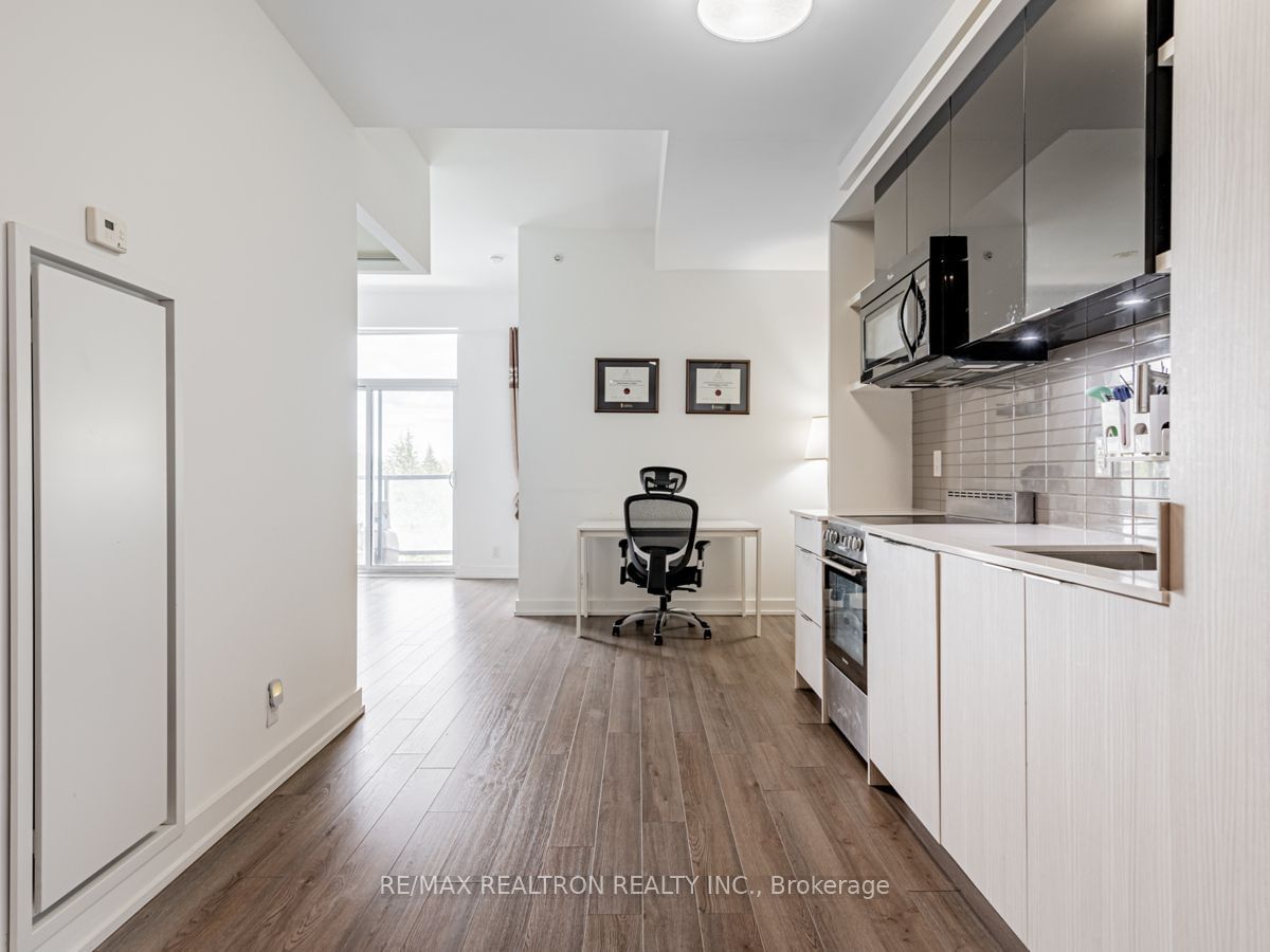 6 Parkwood Ave, unit 616 for sale