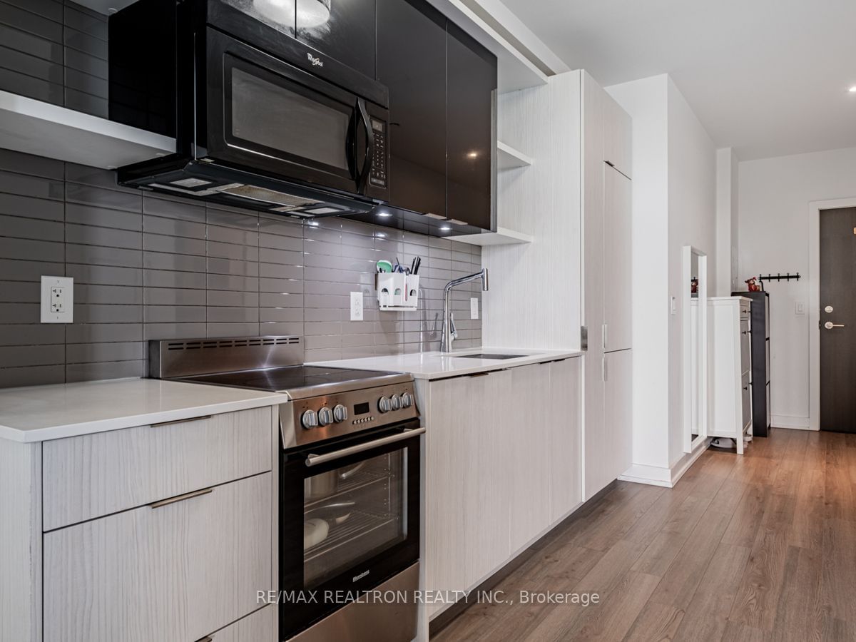 6 Parkwood Ave, unit 616 for sale - image #5