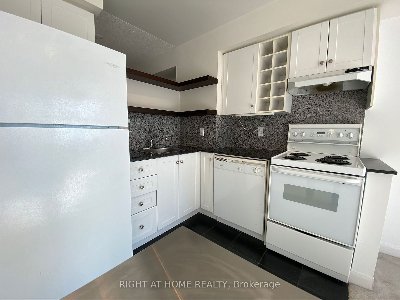 210 Victoria St, unit 3110 for rent - image #6