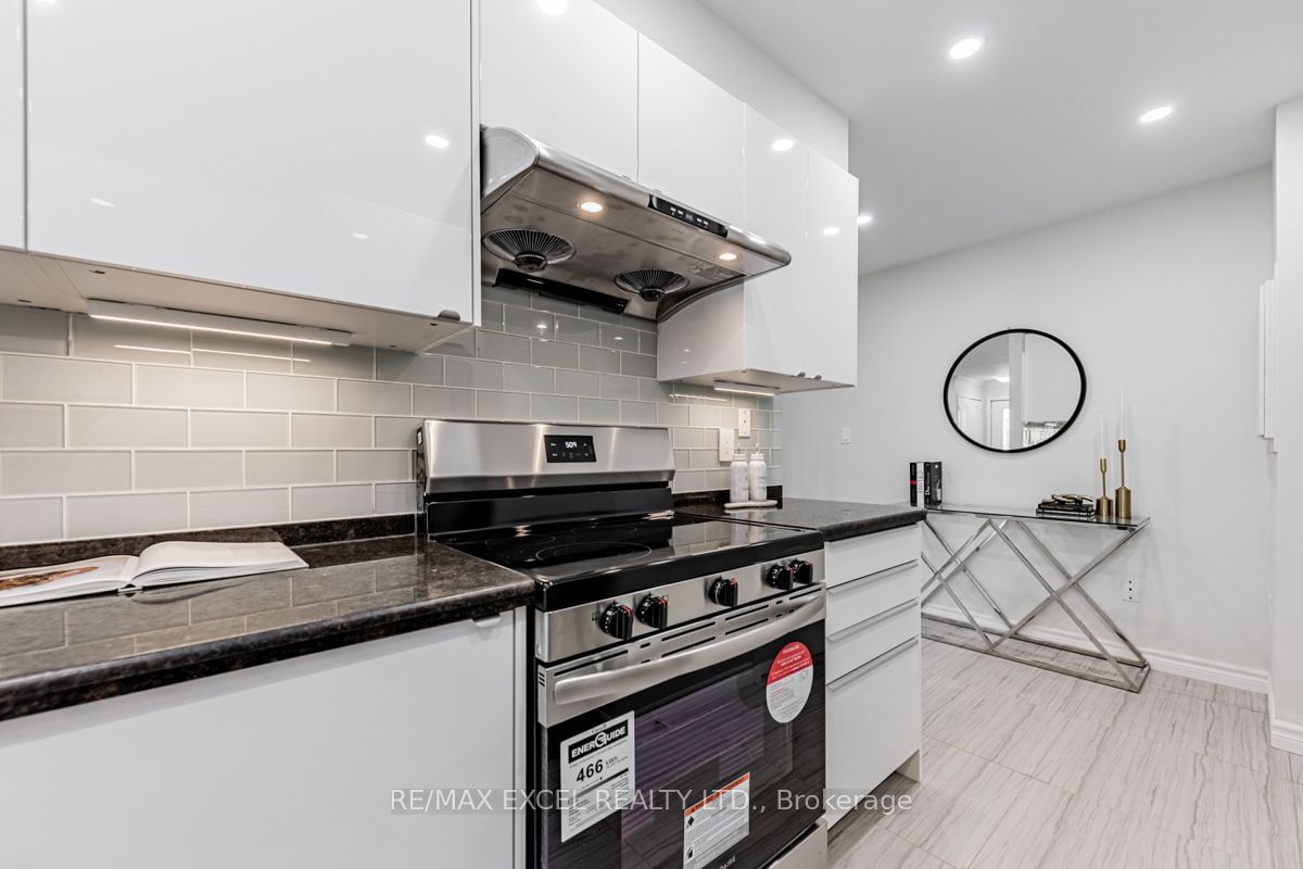 108 Finch Ave W, unit D19 for sale - image #10