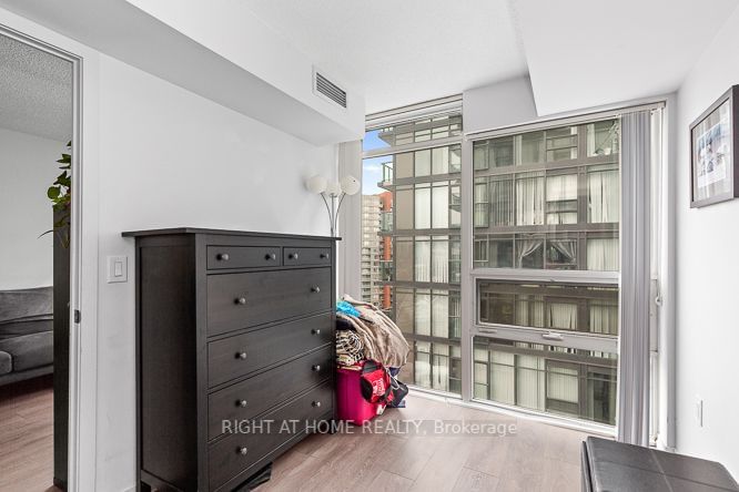 36 Lisgar St, unit 1709E for sale