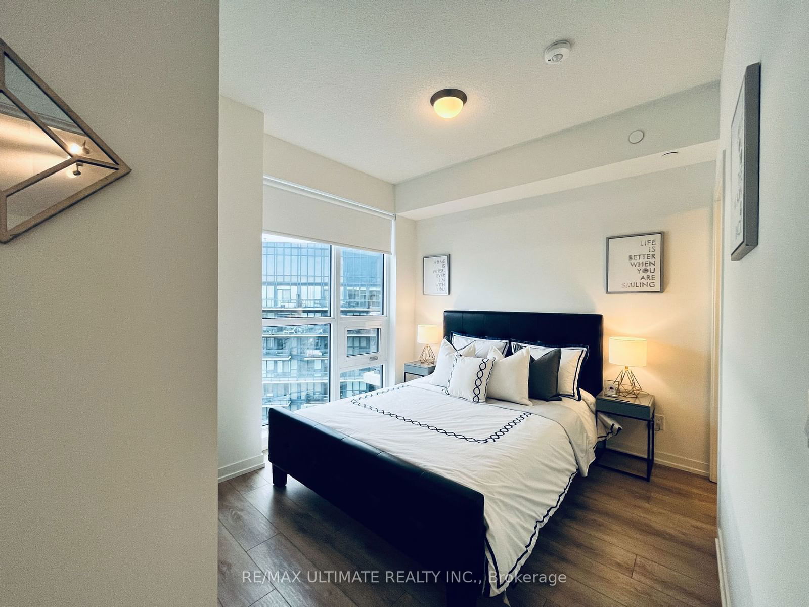 49 East Liberty St, unit 2503 for sale - image #22