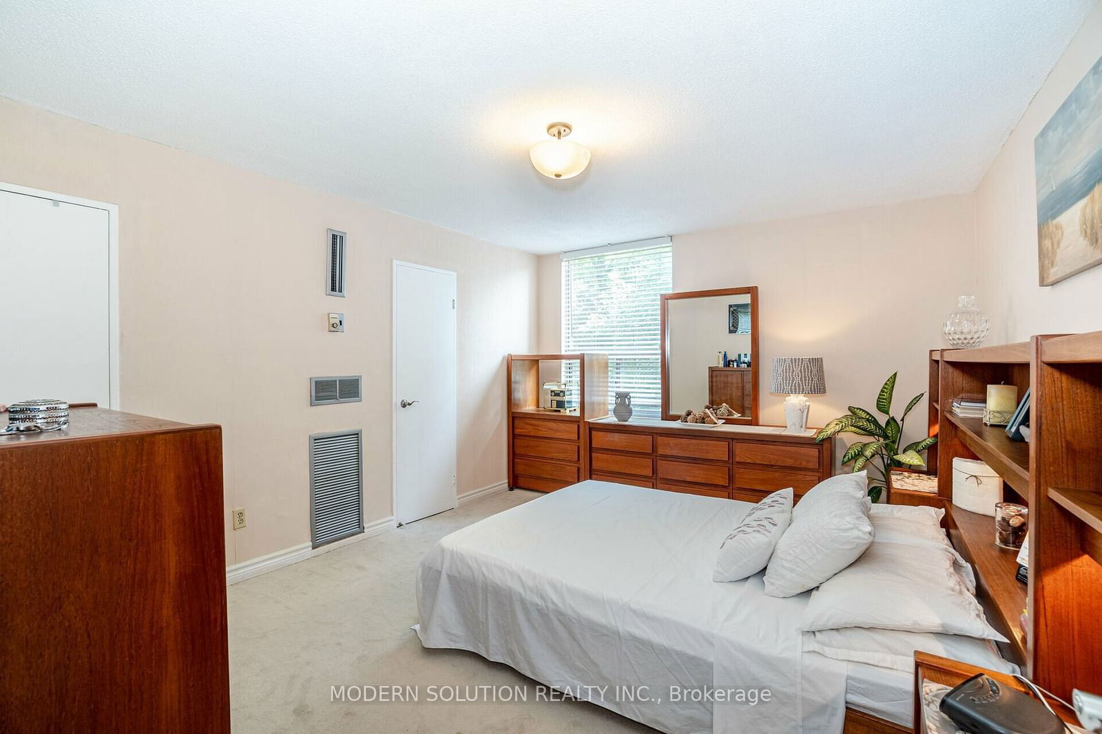 20 Edgecliffe Gfwy, unit 106 for sale - image #13