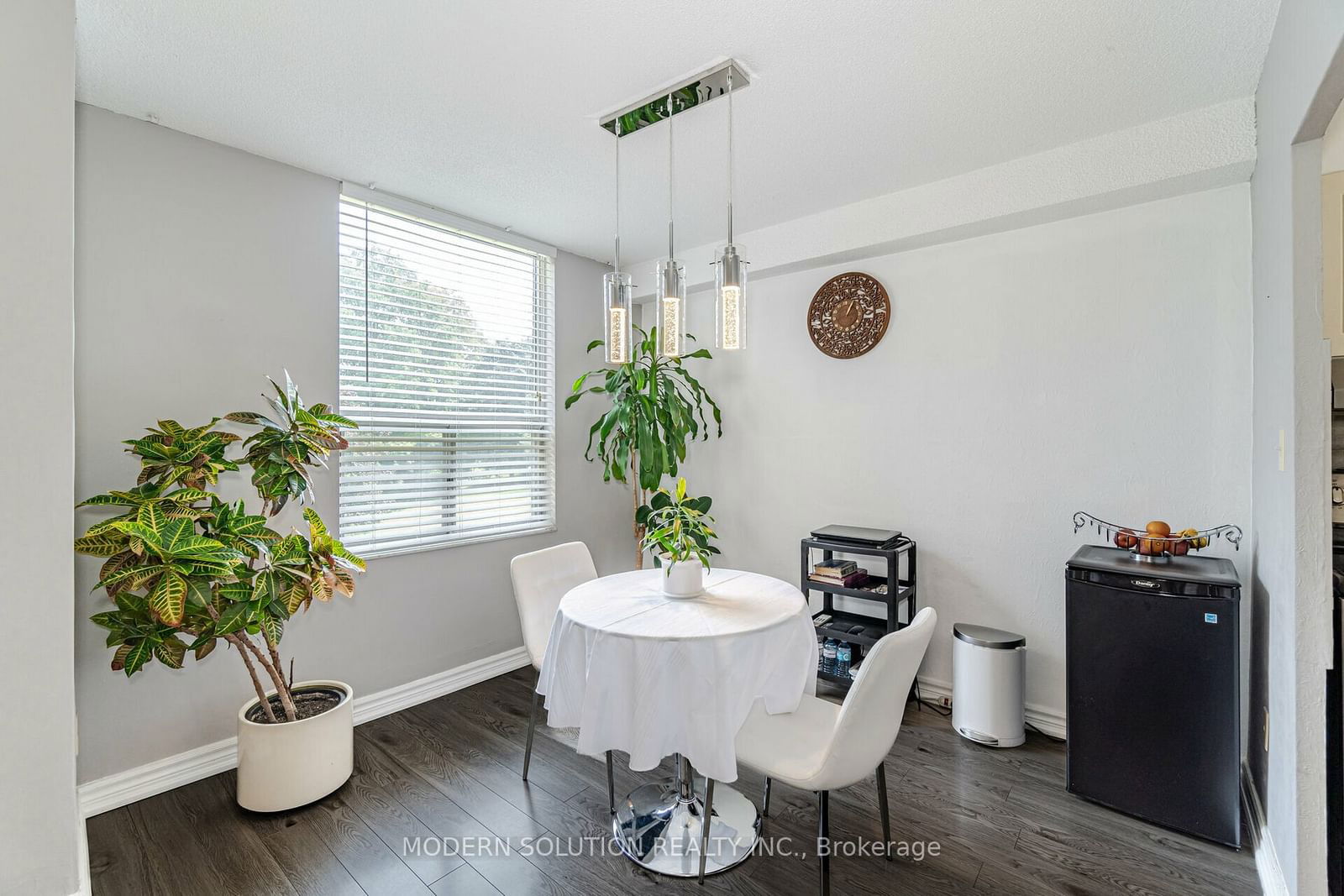 20 Edgecliffe Gfwy, unit 106 for sale - image #8