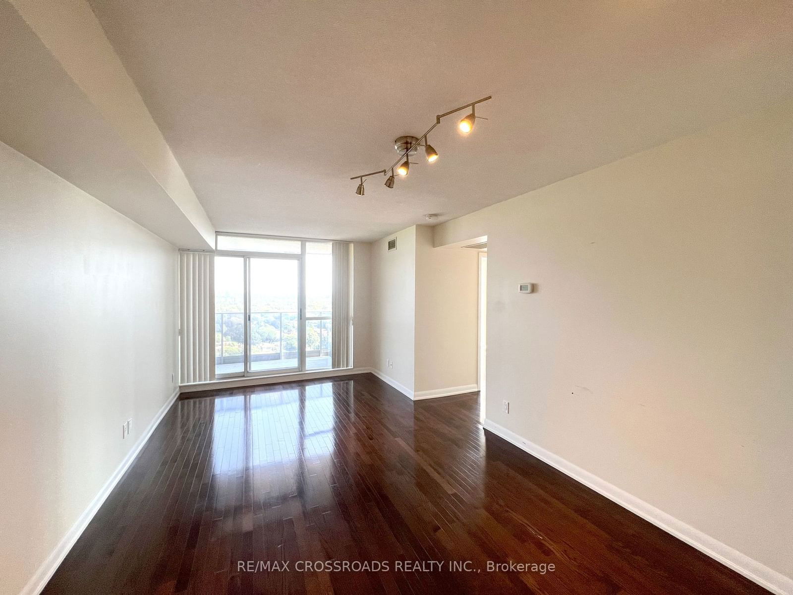 5791 Yonge St, unit 2109 for rent - image #2