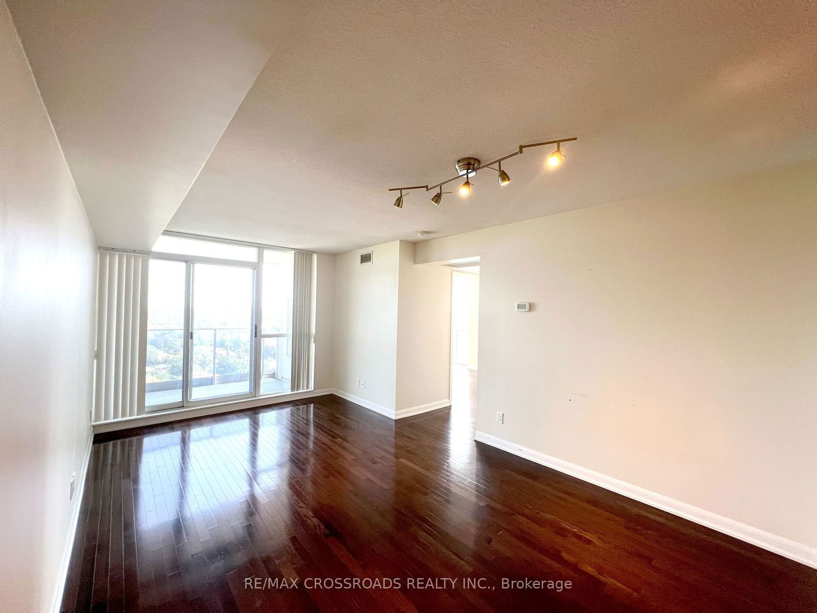 5791 Yonge St, unit 2109 for rent - image #3