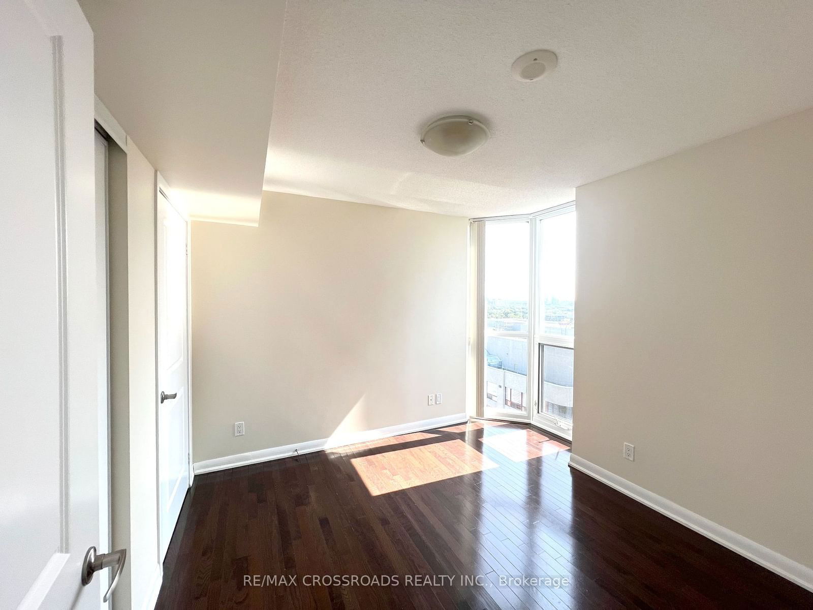 5791 Yonge St, unit 2109 for rent - image #4