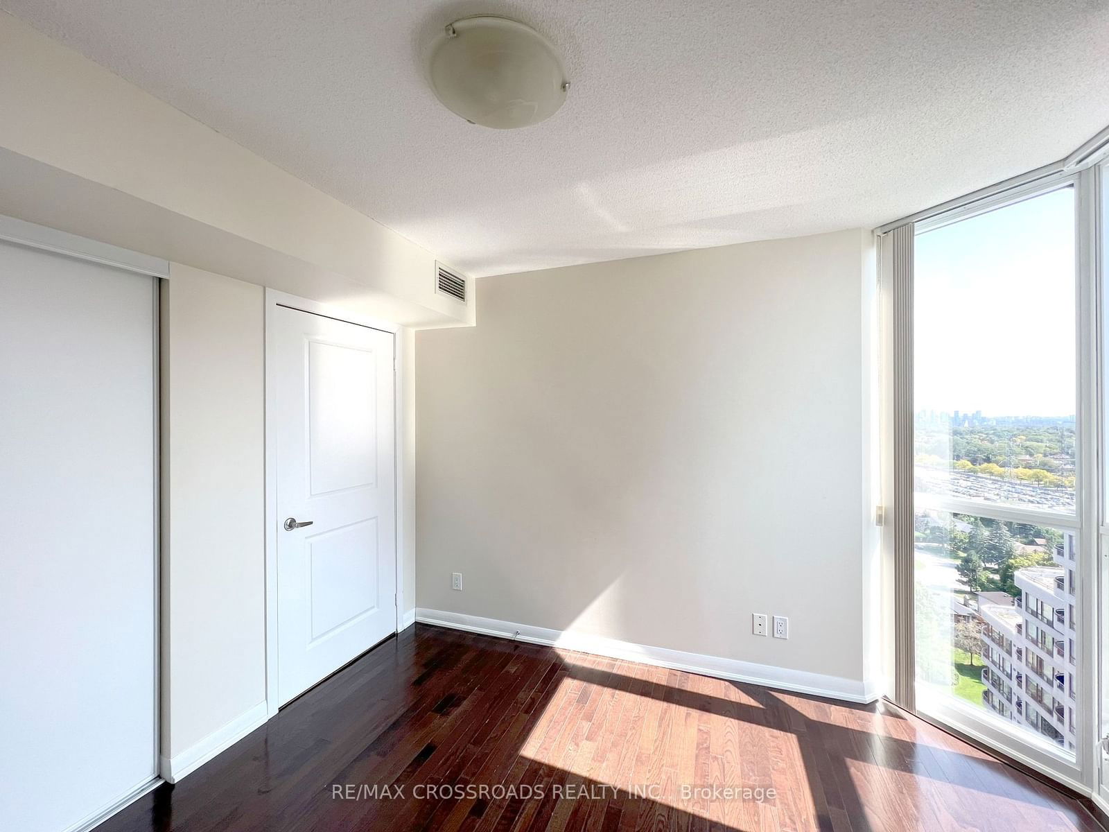 5791 Yonge St, unit 2109 for rent - image #7