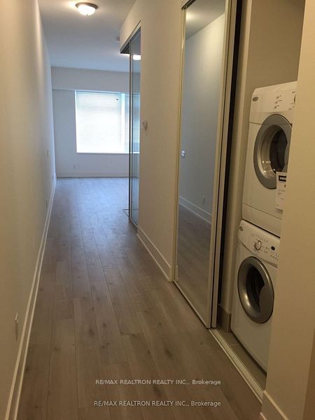 111 St Clair Ave W, unit 323 for rent