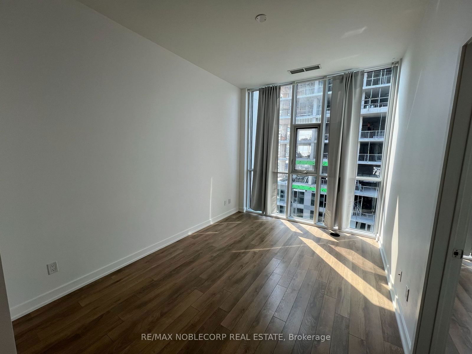 50 Ordnance St, unit 3504 for rent - image #6