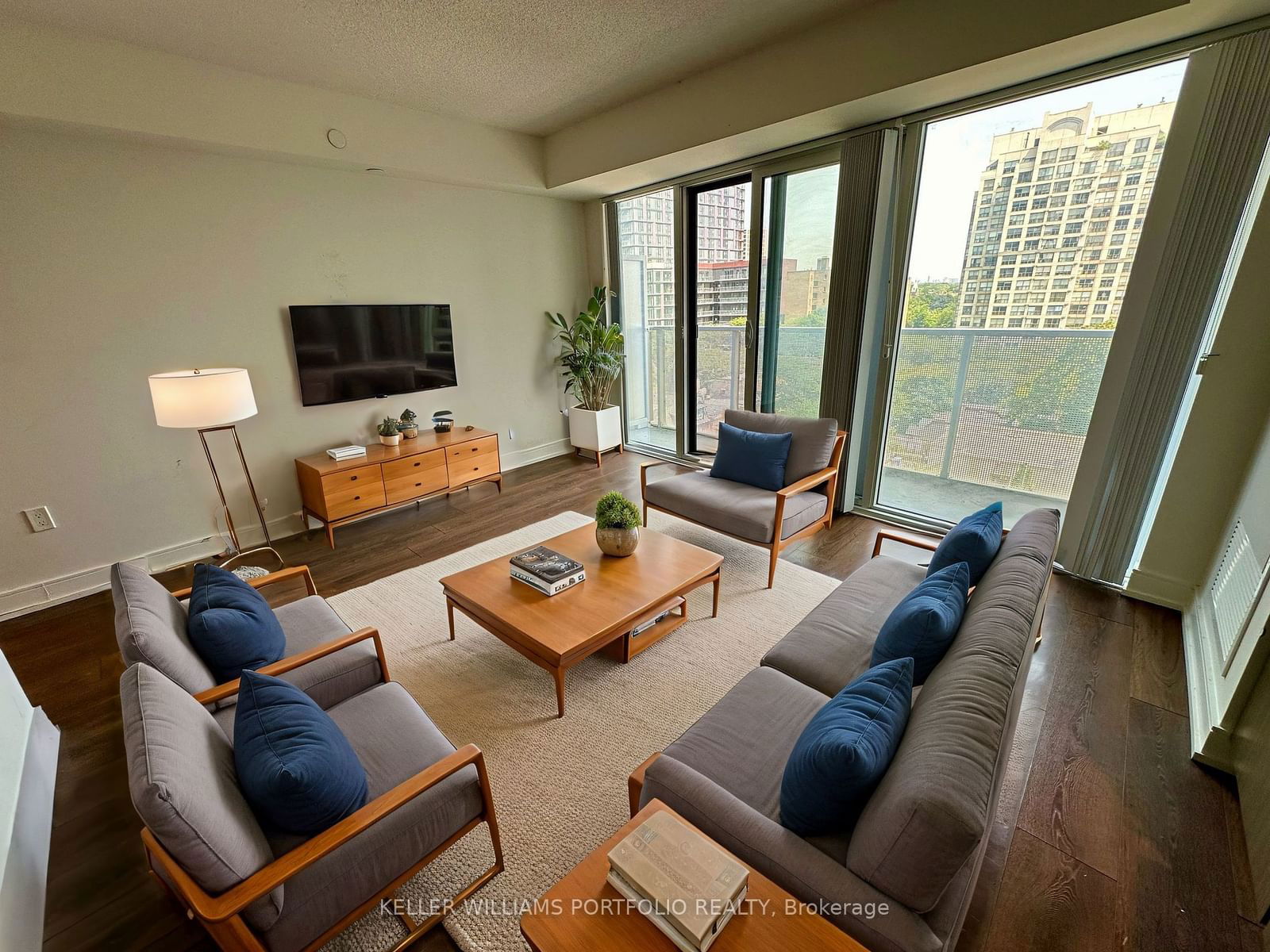 89 Mcgill St, unit 706 for sale - image #3