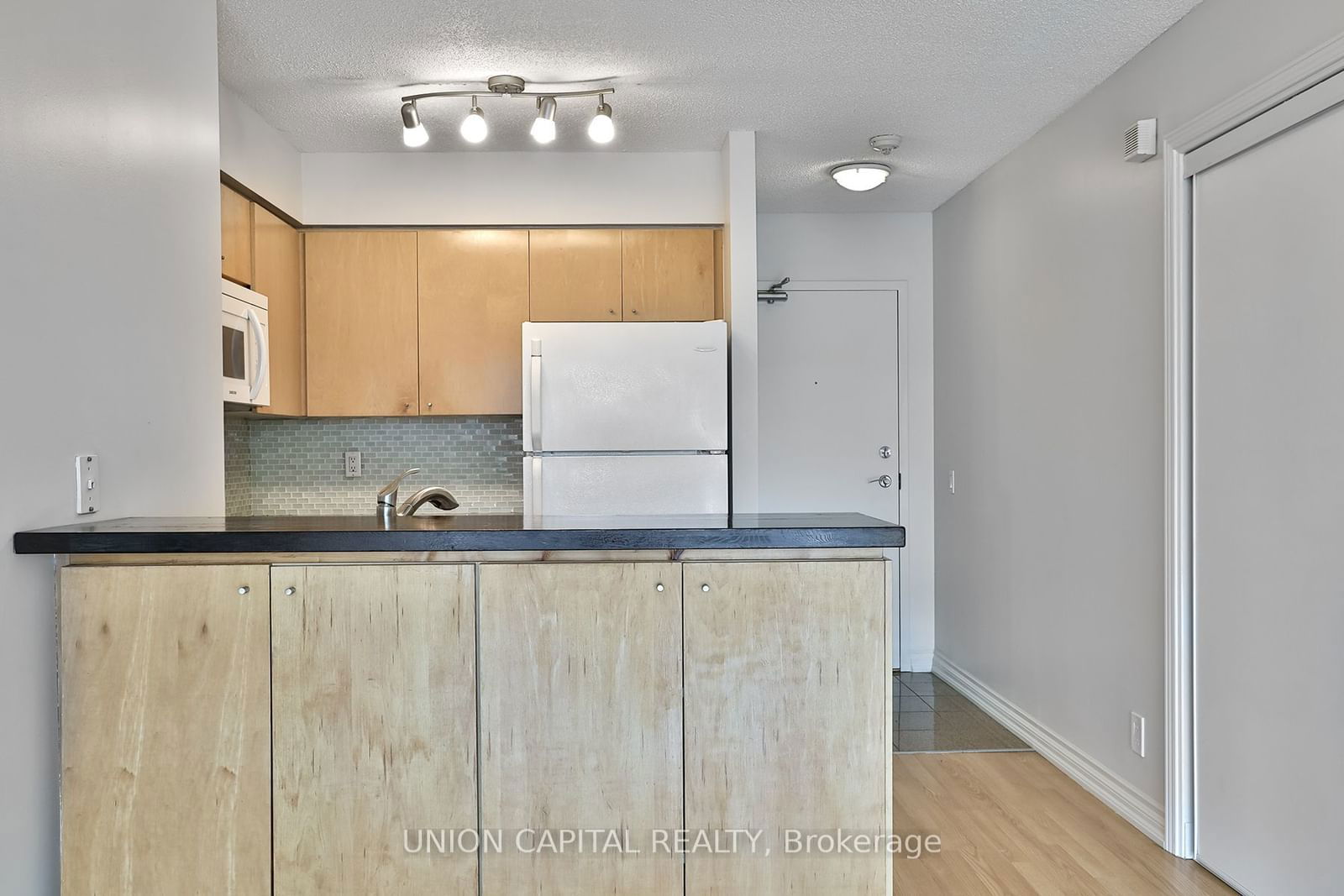 373 Front St W, unit 907 for sale - image #8