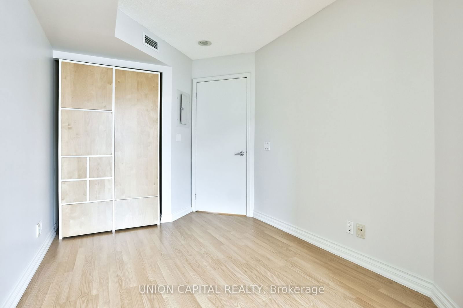 373 Front St W, unit 907 for sale - image #9