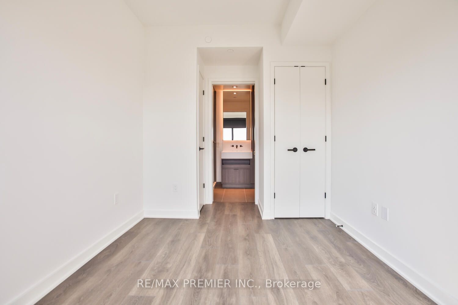 55 Charles St E, unit 4404 for rent - image #22