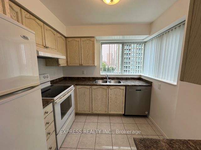 29 Pemberton Ave, unit 603 for rent - image #1