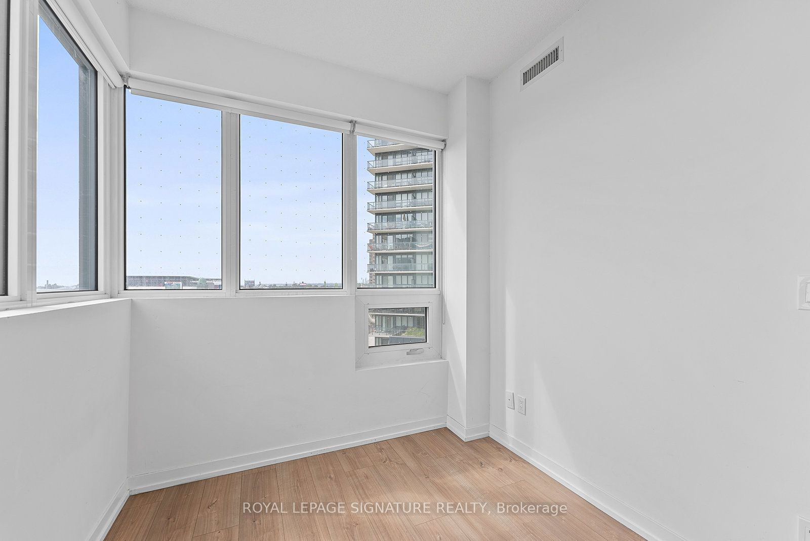 49 East Liberty St, unit 703 for rent - image #13