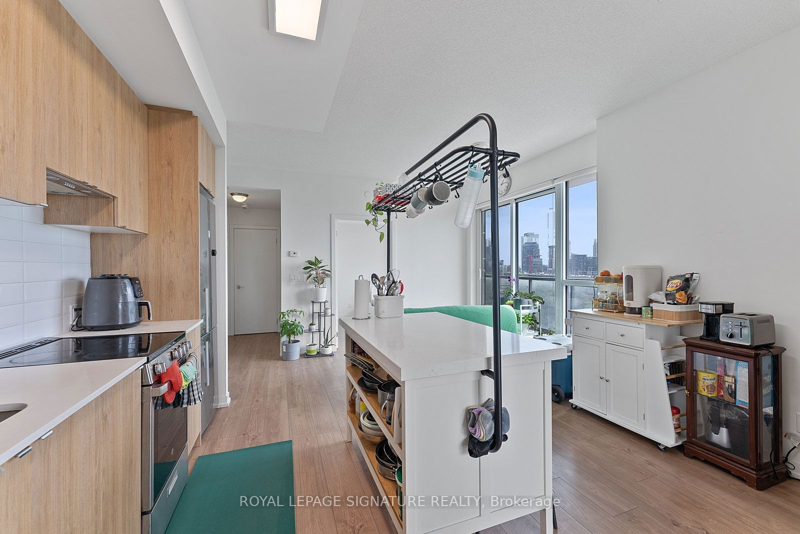 49 East Liberty St, unit 703 for rent - image #8