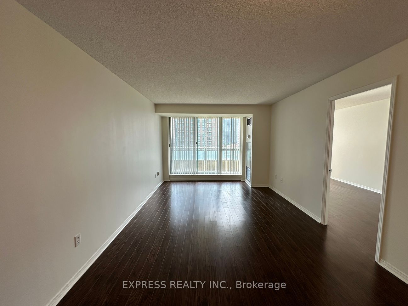 39 Pemberton Ave, unit 903 for rent - image #4