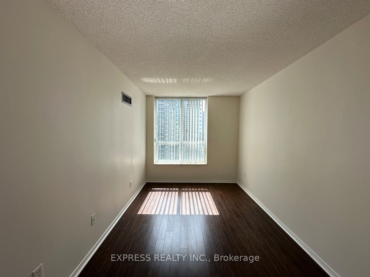 39 Pemberton Ave, unit 903 for rent - image #6