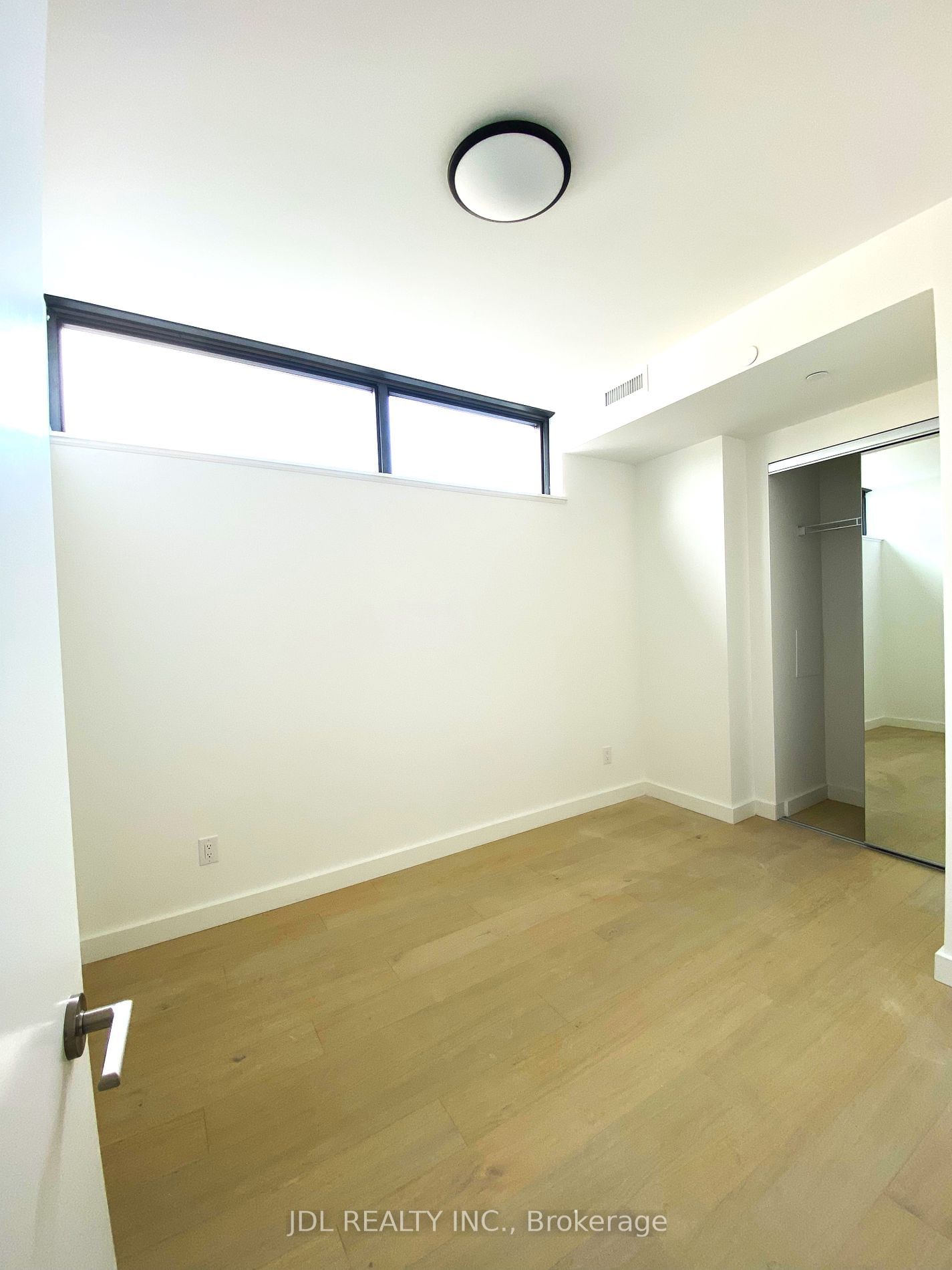 81 Wellesley St E, unit 1007 for rent - image #4