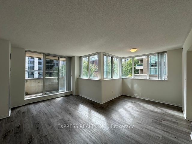 39 Pemberton Ave, unit 215 for rent - image #3