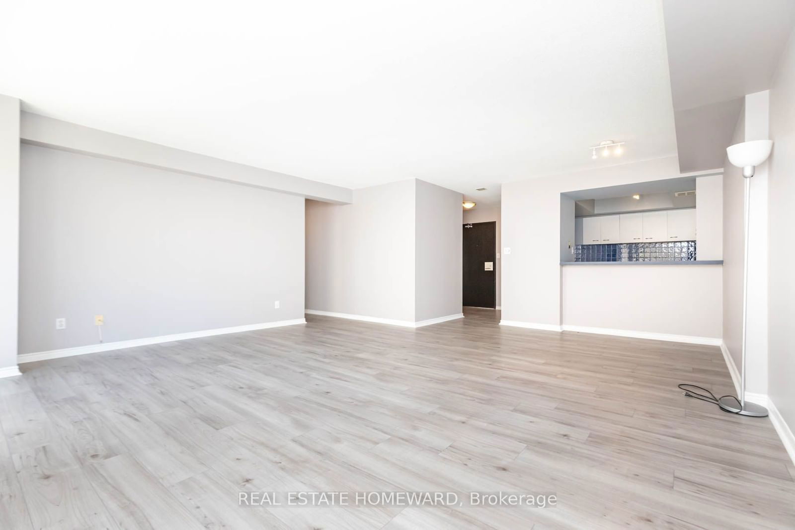 25 The Esplanade, unit 303 for rent - image #4