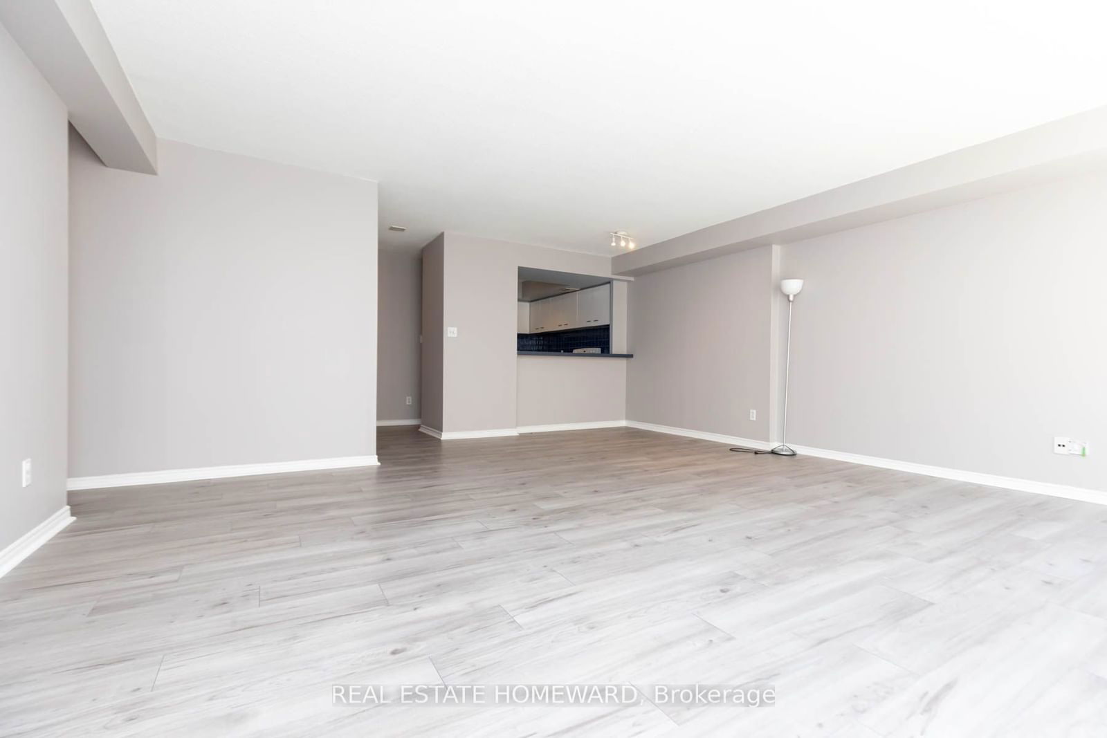 25 The Esplanade, unit 303 for rent - image #5