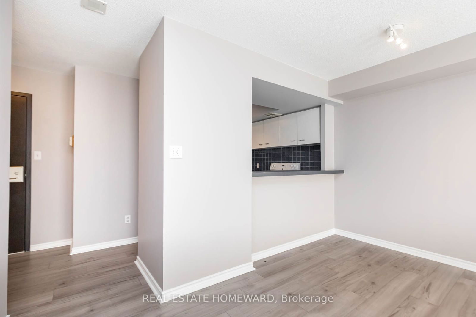 25 The Esplanade, unit 303 for rent - image #7