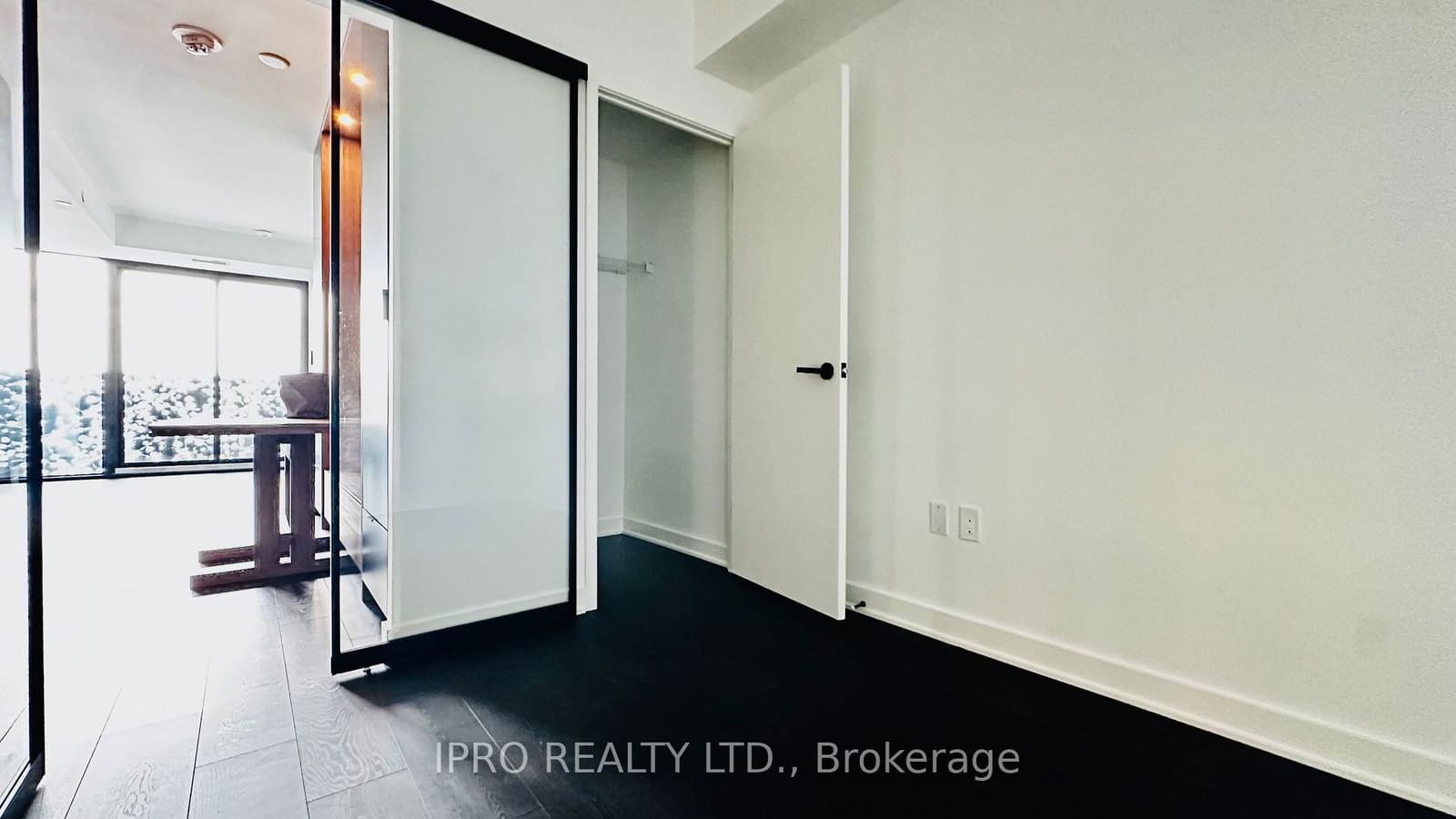 55 Charles St E, unit 3705 for rent