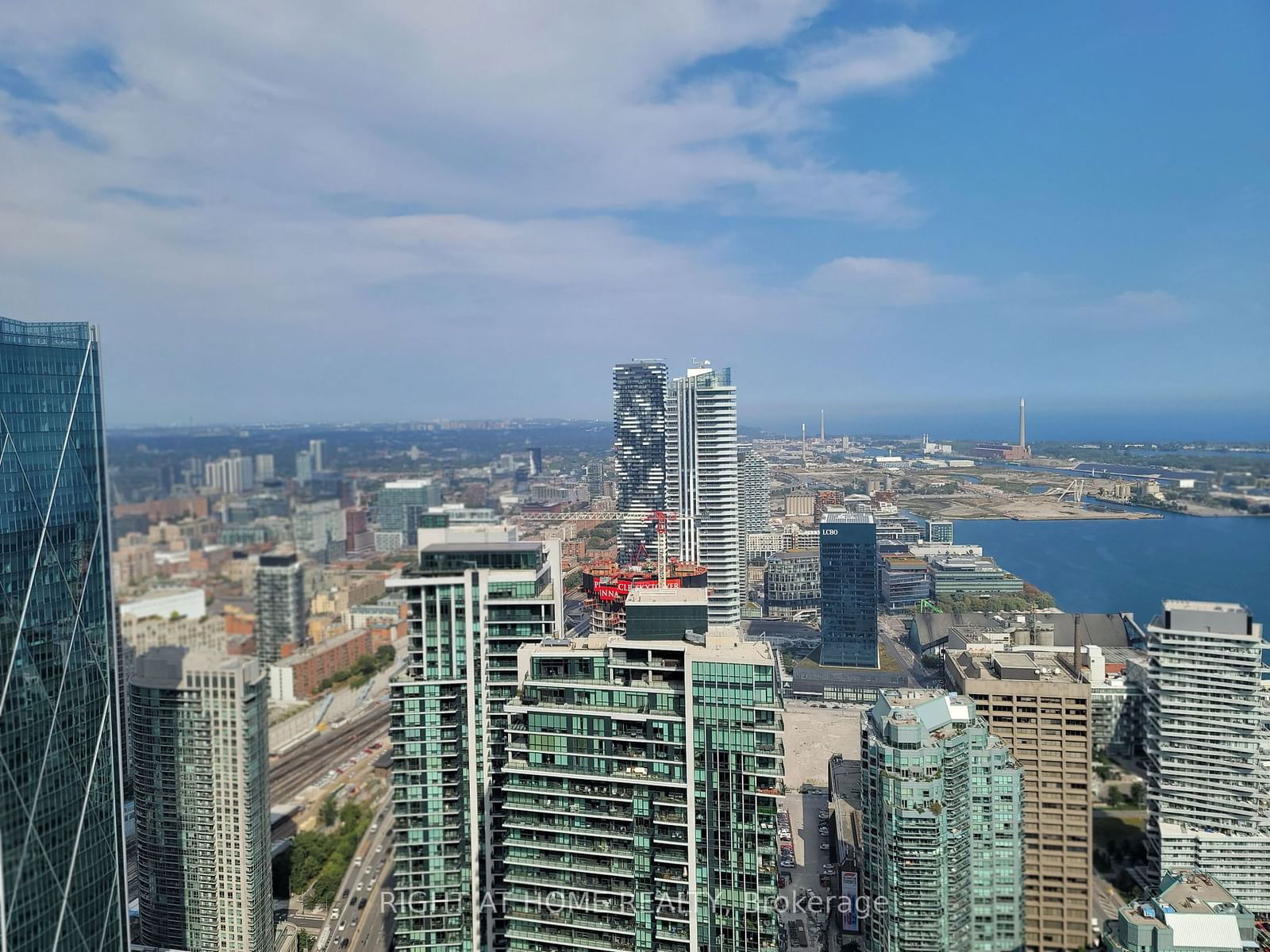 88 Harbour St, unit 6606 for rent