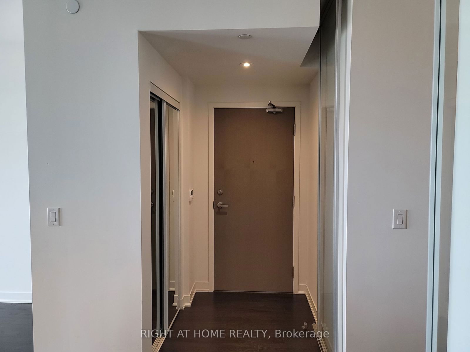 88 Harbour St, unit 6606 for rent