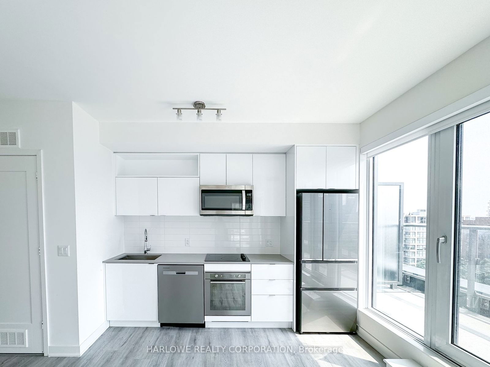 121 Lower Sherbourne St, unit 750 SW for rent - image #3