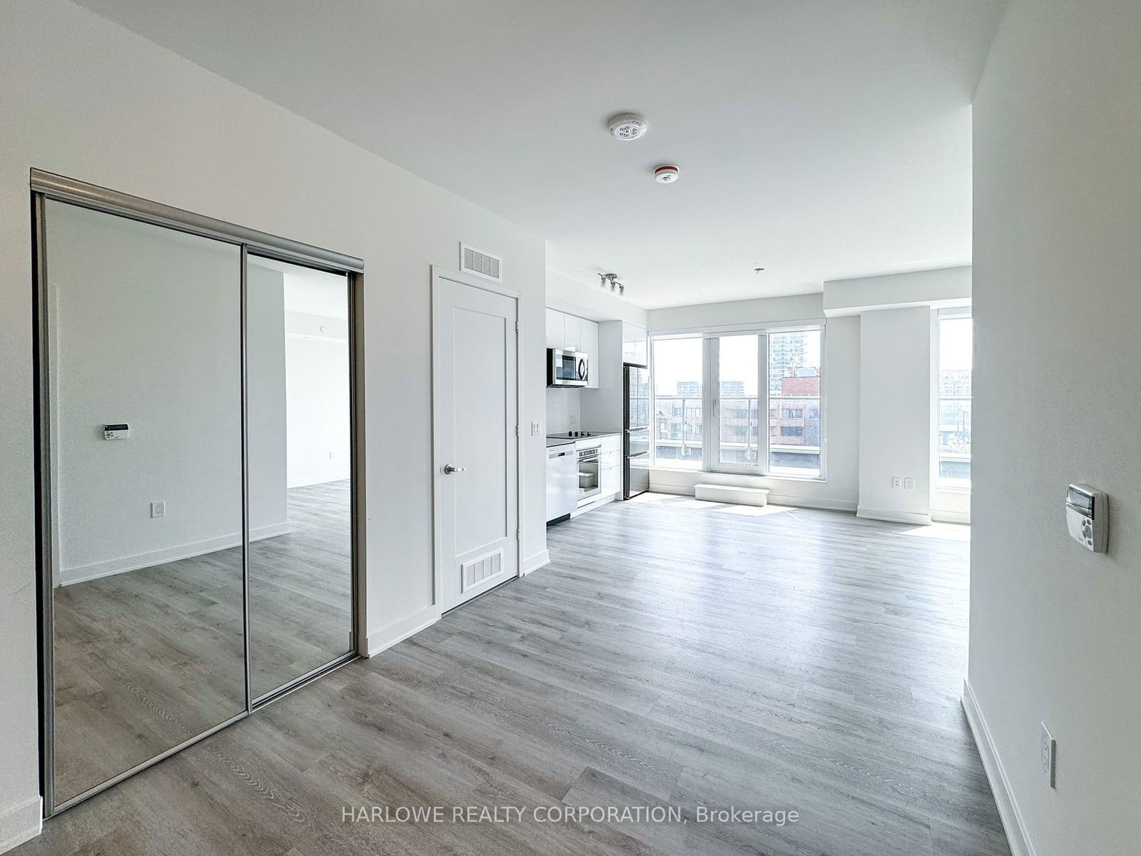 121 Lower Sherbourne St, unit 750 SW for rent - image #4