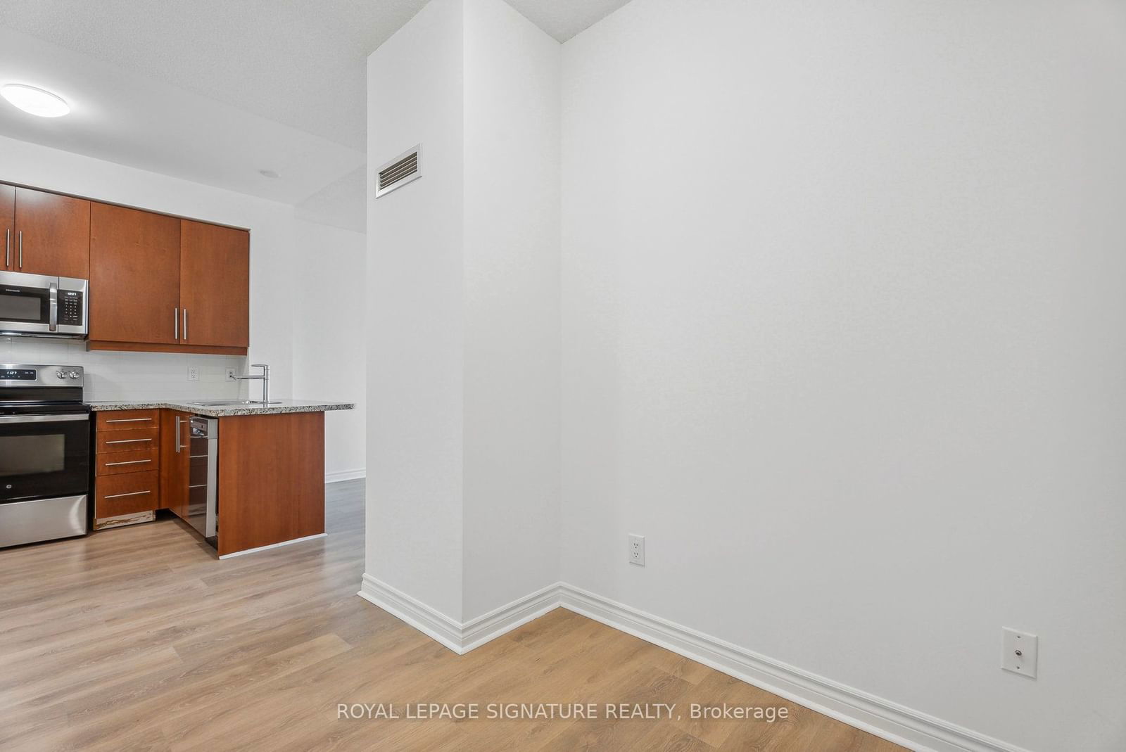 2885 Bayview Ave, unit 214 for sale