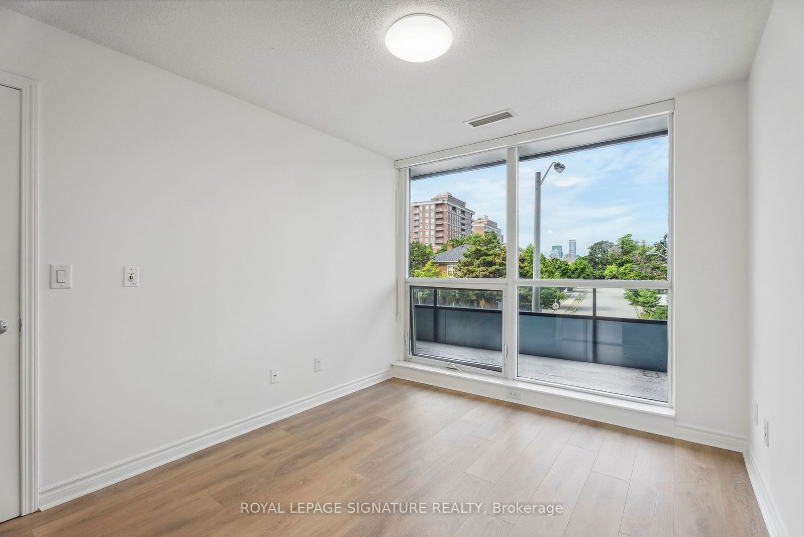 2885 Bayview Ave, unit 214 for sale