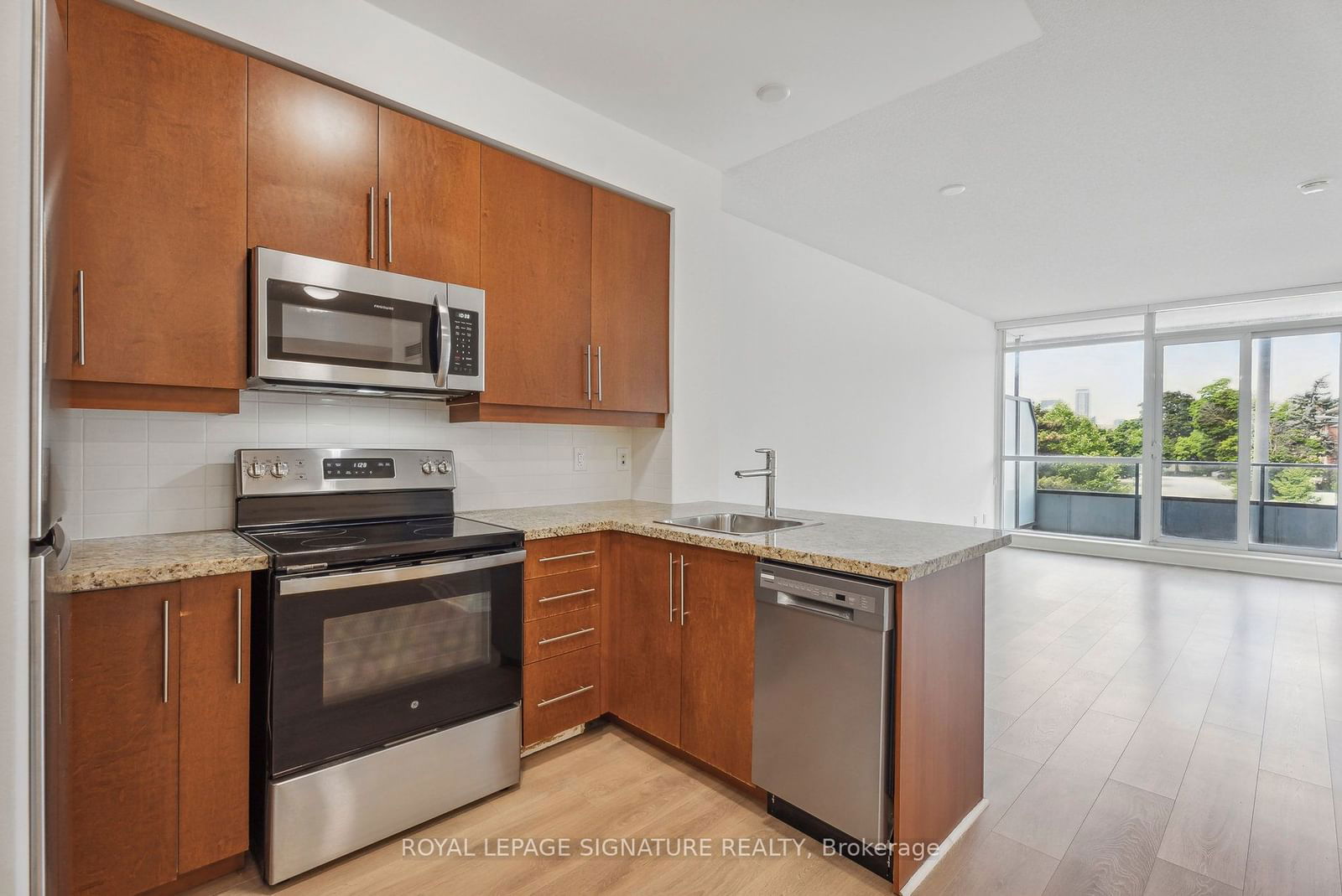 2885 Bayview Ave, unit 214 for sale