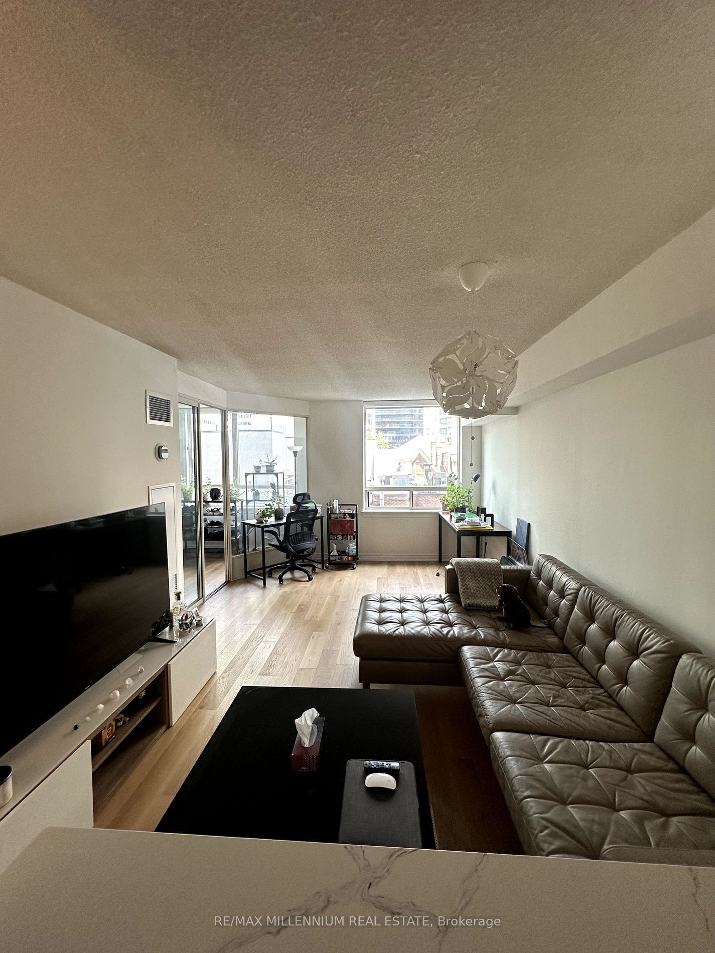 663 Bay St, unit 422 for rent - image #5