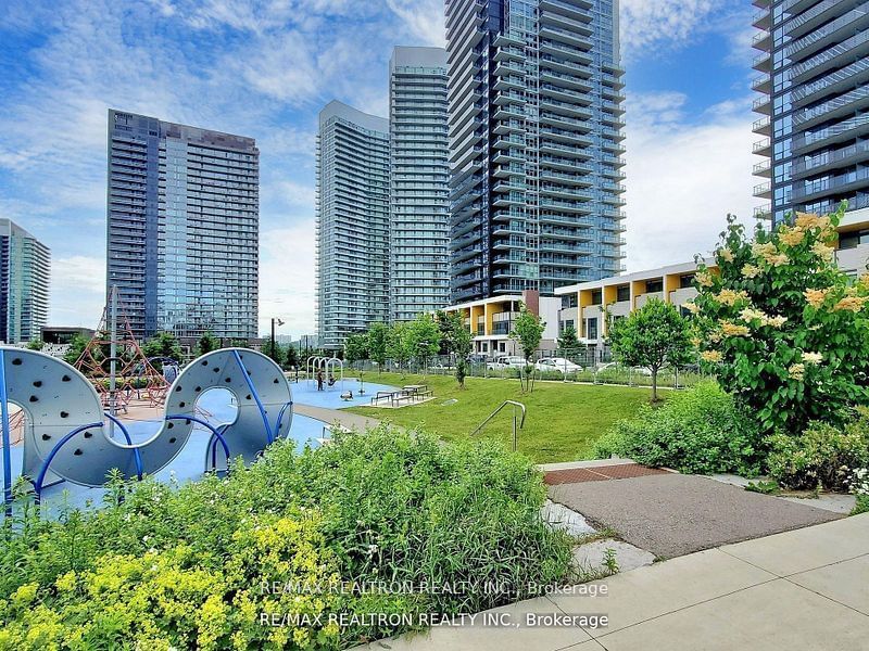 95 Mcmahon Dr, unit Th515 for rent - image #35