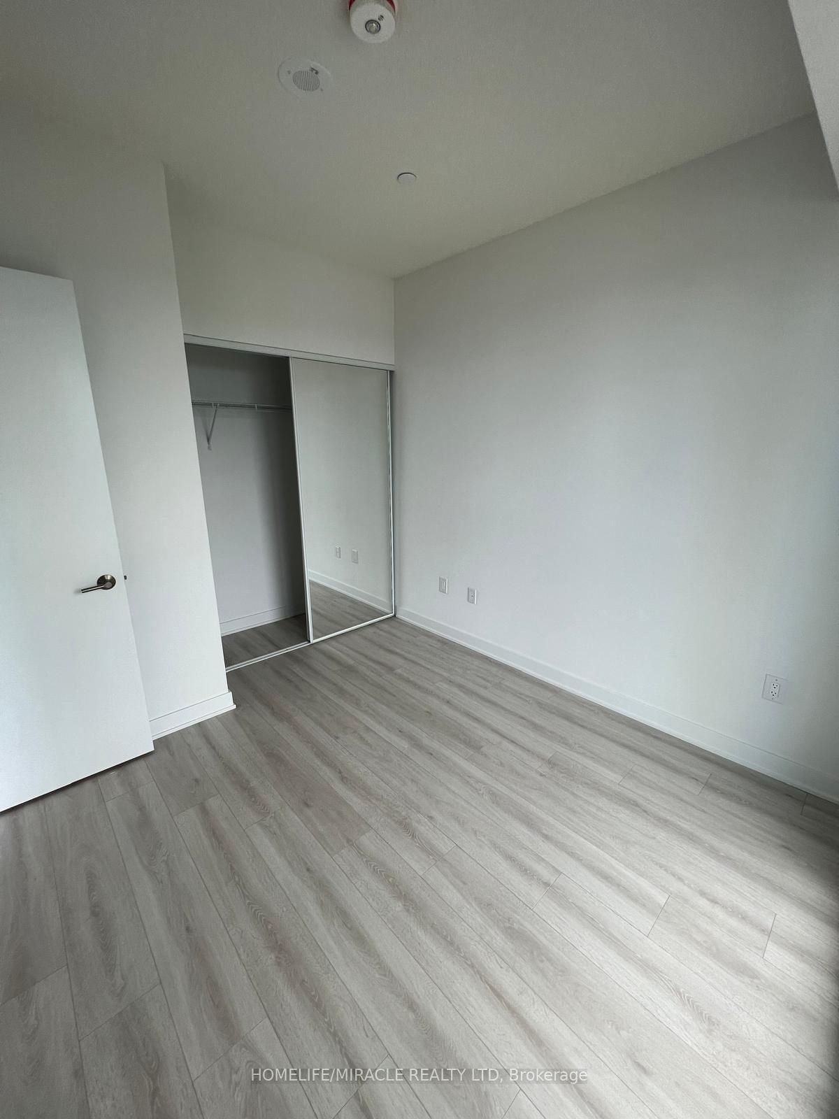 130 River St, unit E1812 for sale - image #15