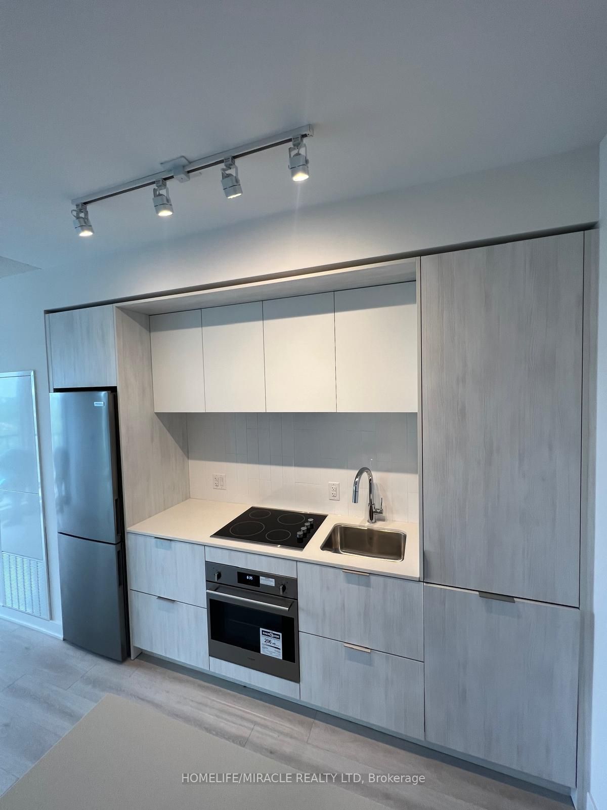 130 River St, unit E1812 for sale