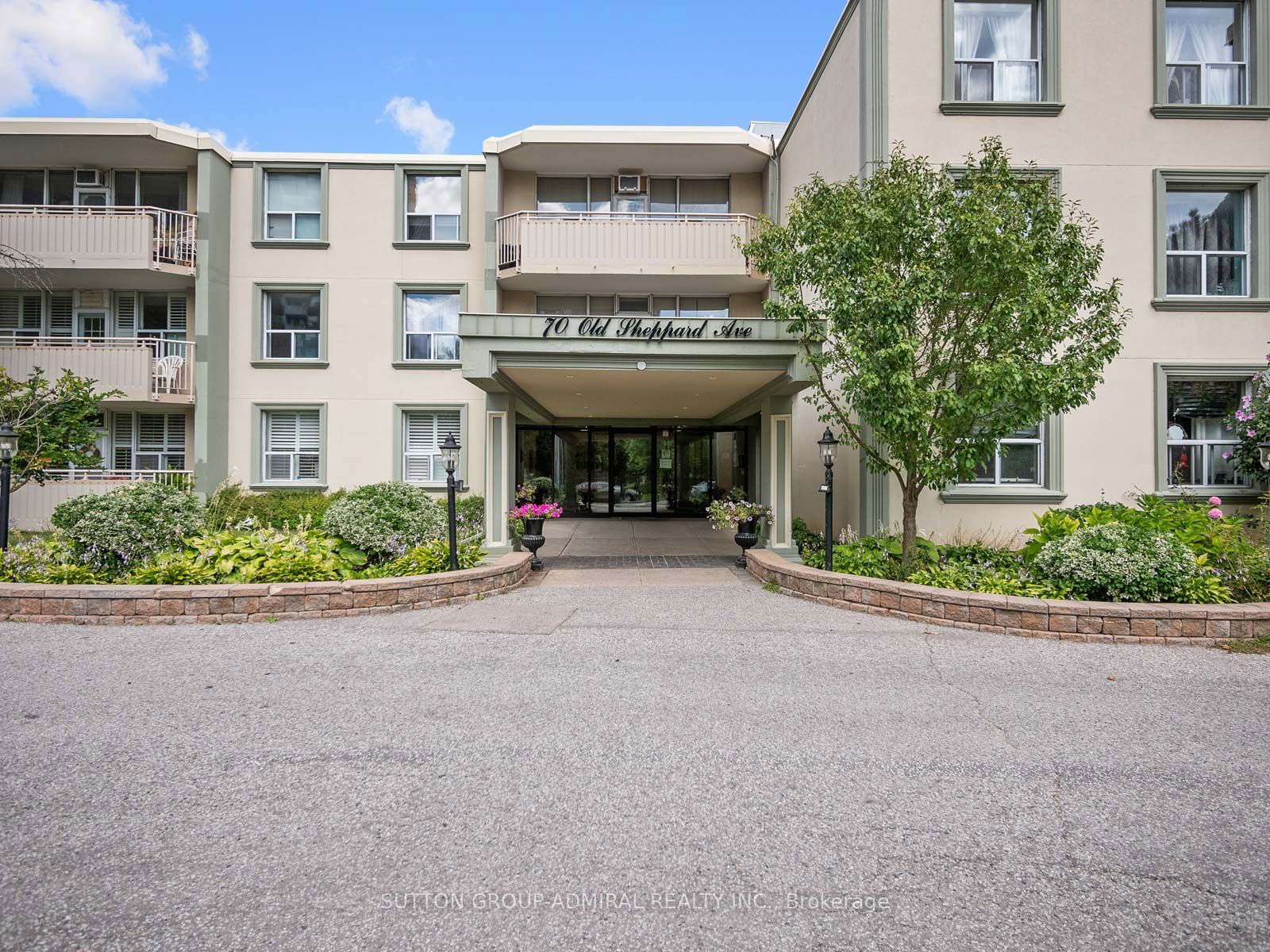 70 Old Sheppard Ave, unit 303 for sale